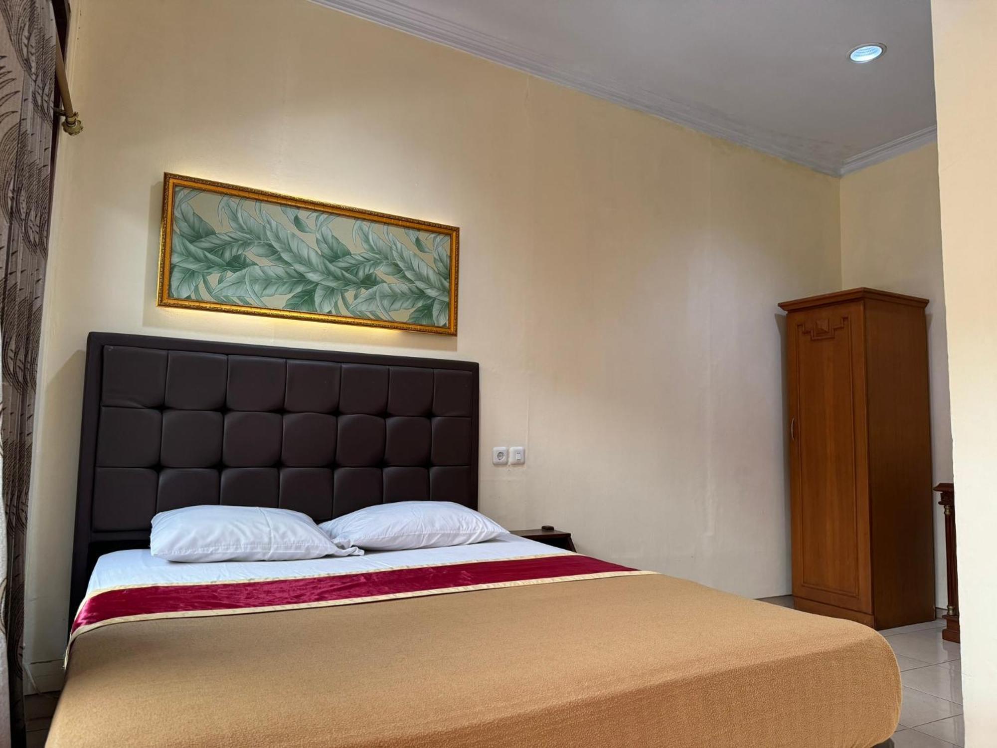 Hotel Priangan Cirebon Luaran gambar