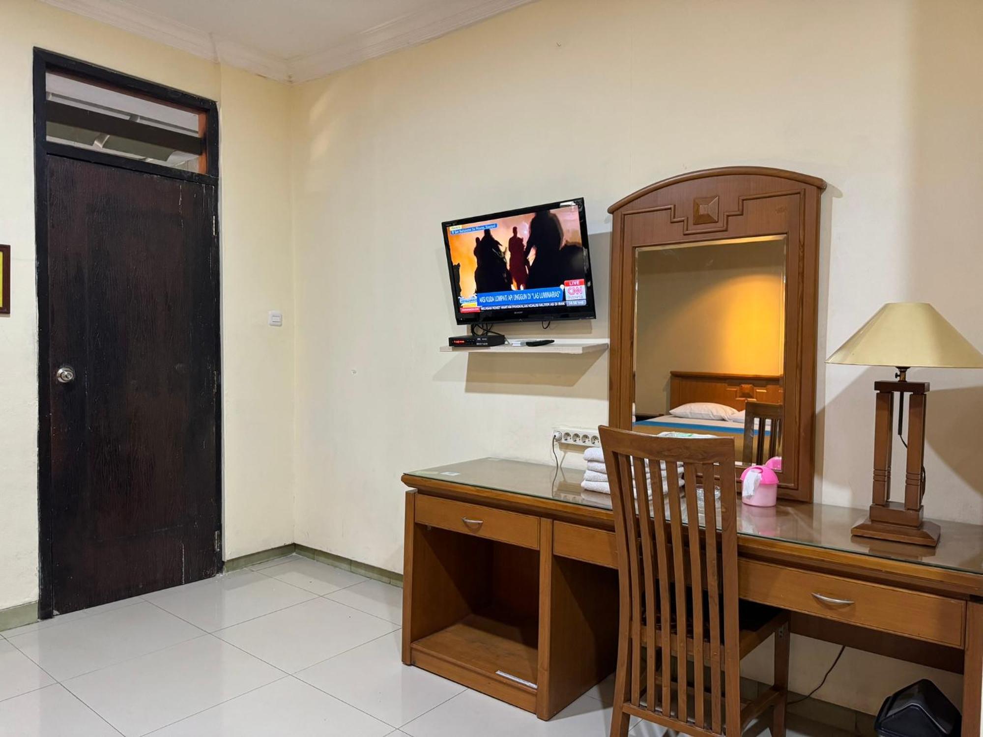 Hotel Priangan Cirebon Luaran gambar