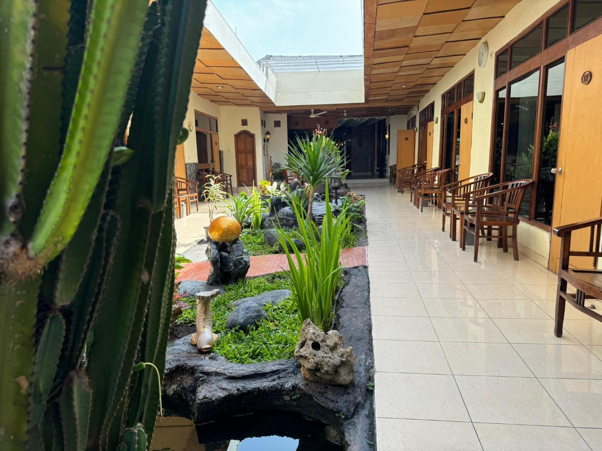 Hotel Priangan Cirebon Luaran gambar