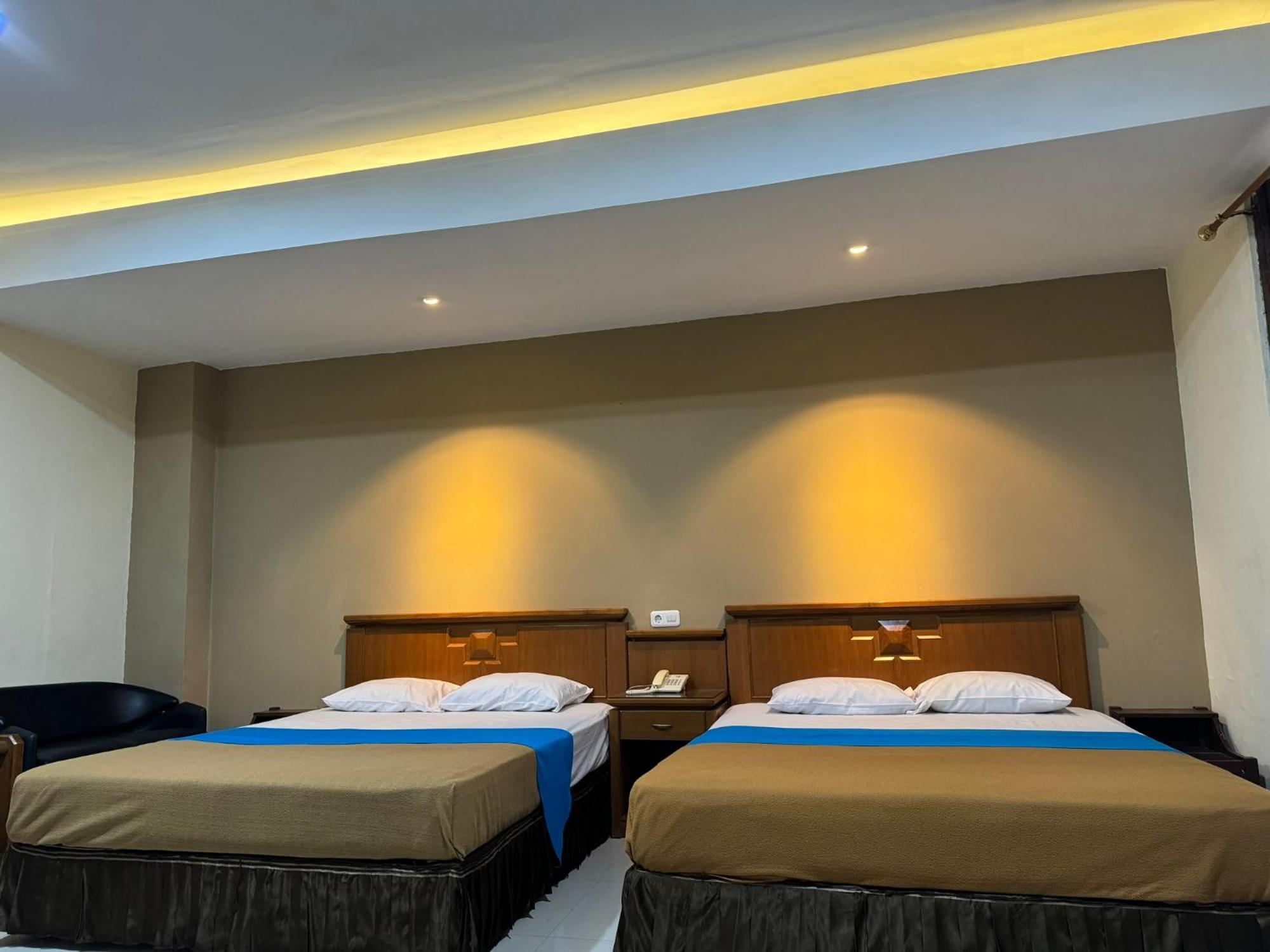 Hotel Priangan Cirebon Luaran gambar