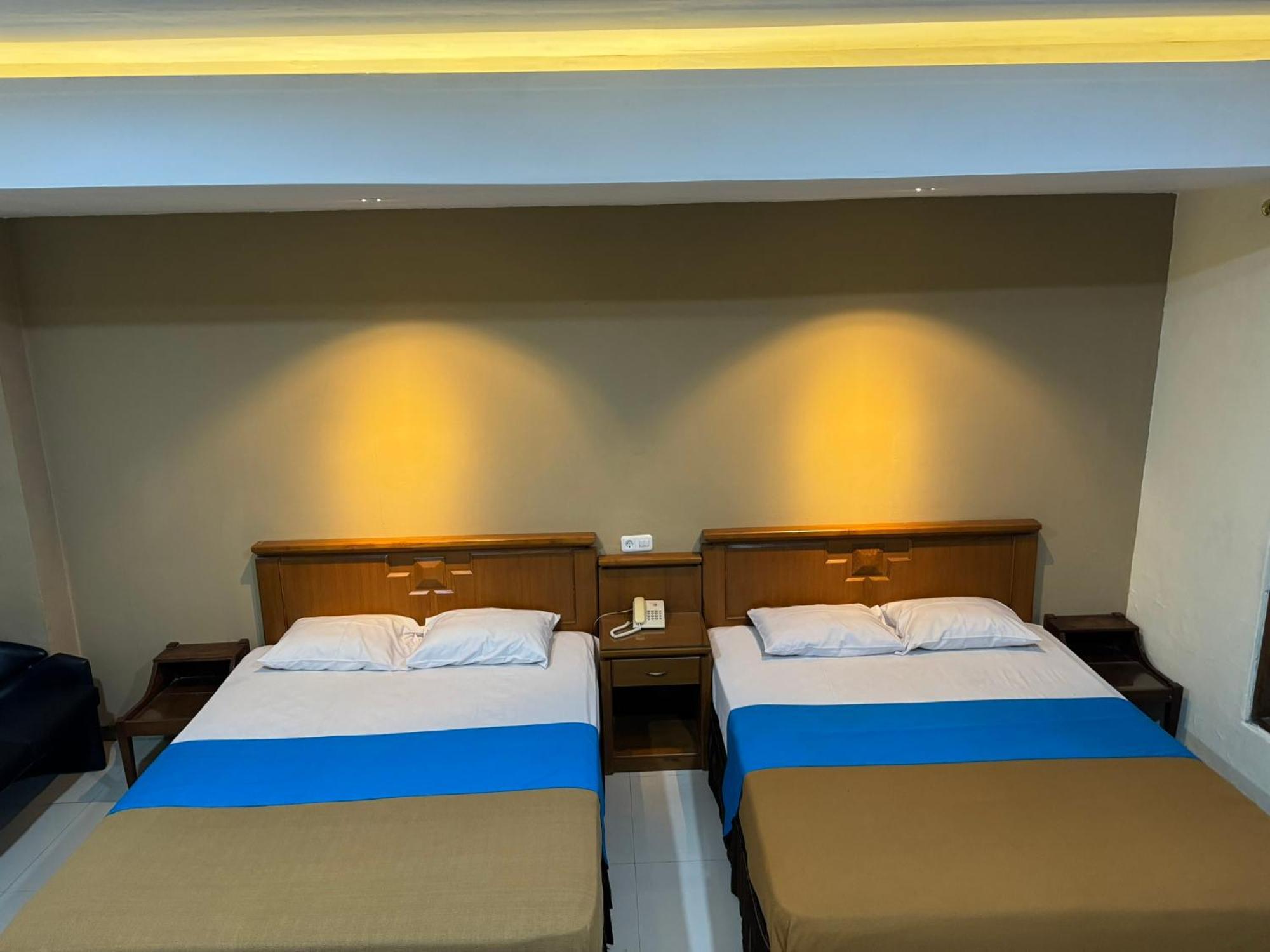 Hotel Priangan Cirebon Luaran gambar