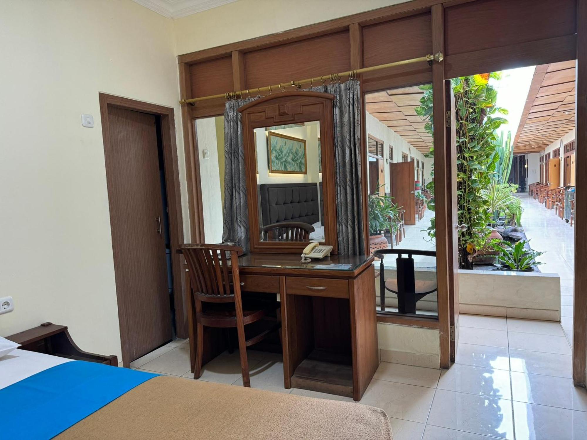 Hotel Priangan Cirebon Luaran gambar