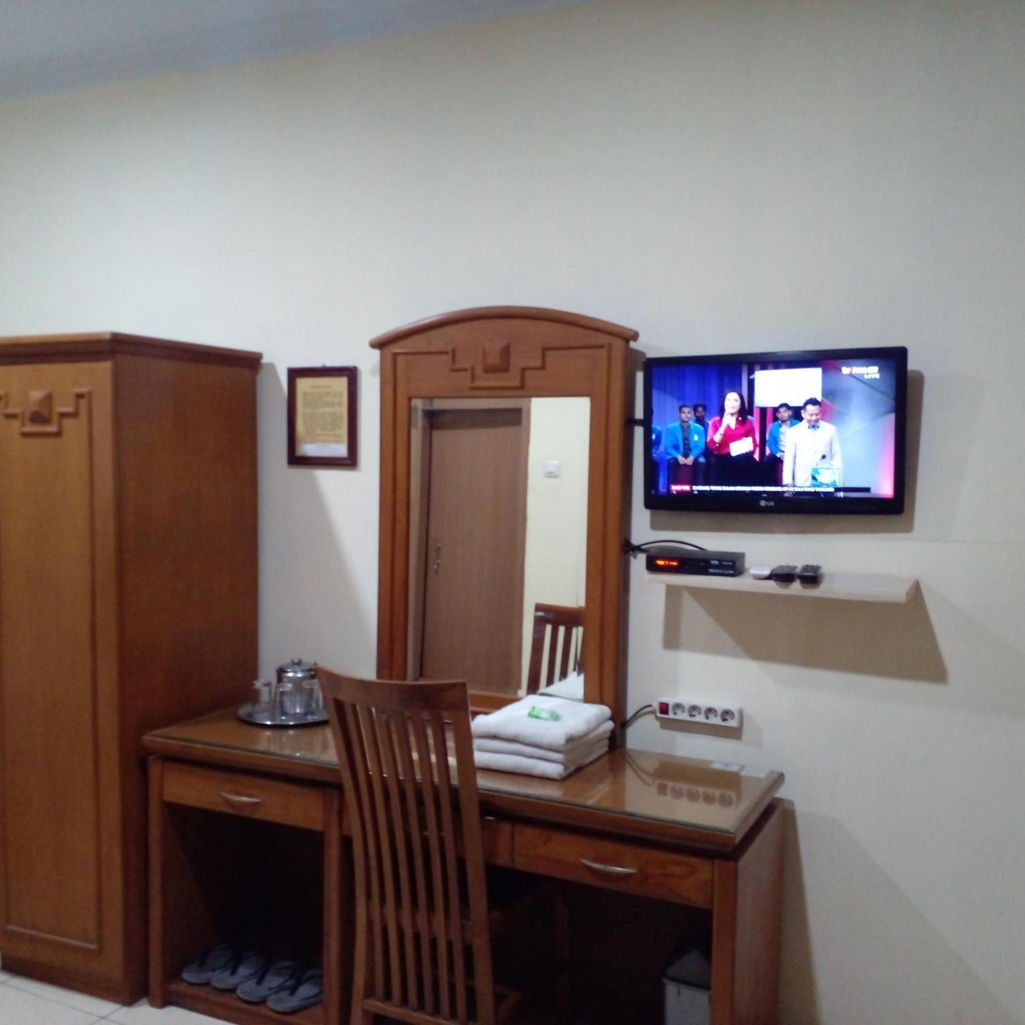 Hotel Priangan Cirebon Luaran gambar