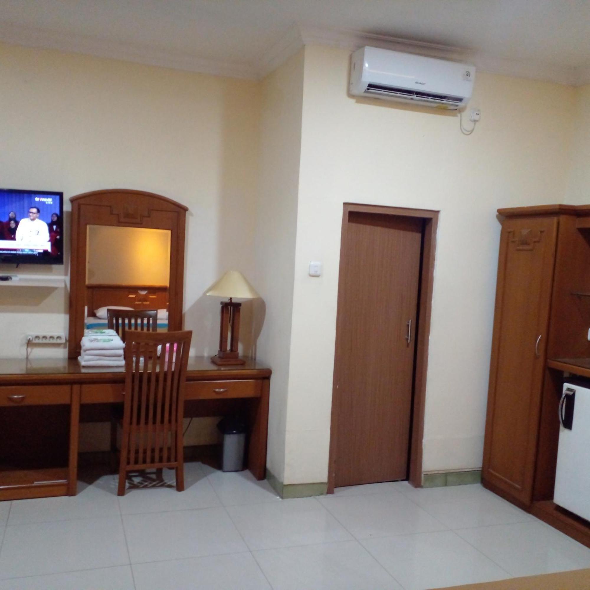 Hotel Priangan Cirebon Luaran gambar