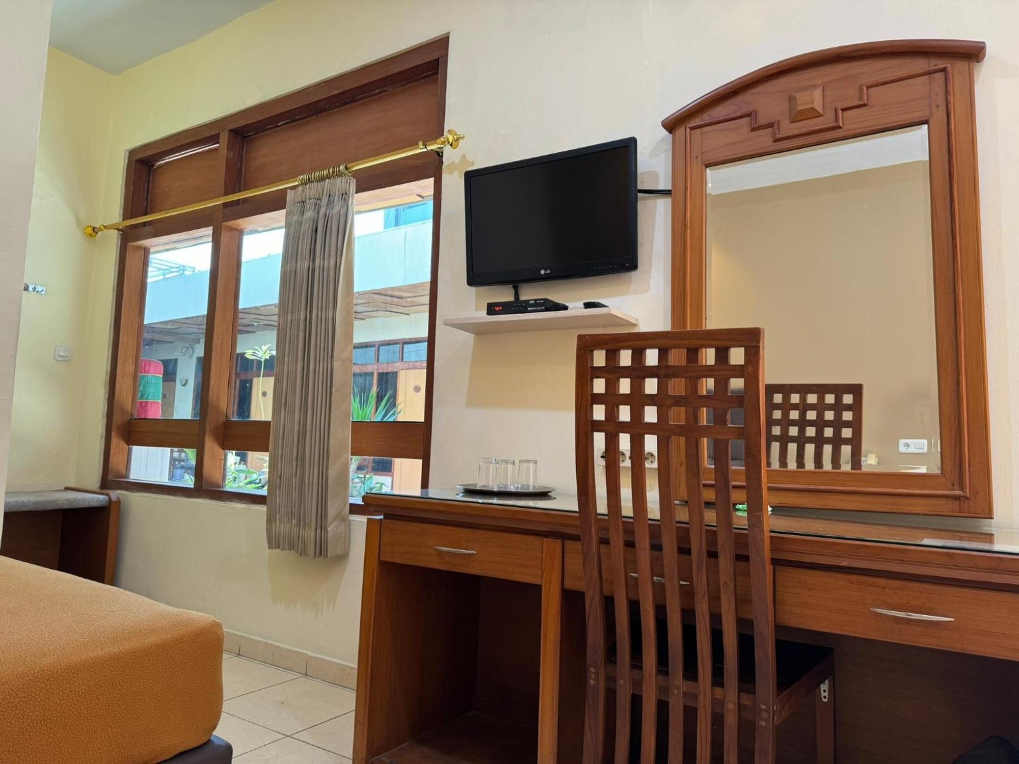 Hotel Priangan Cirebon Luaran gambar