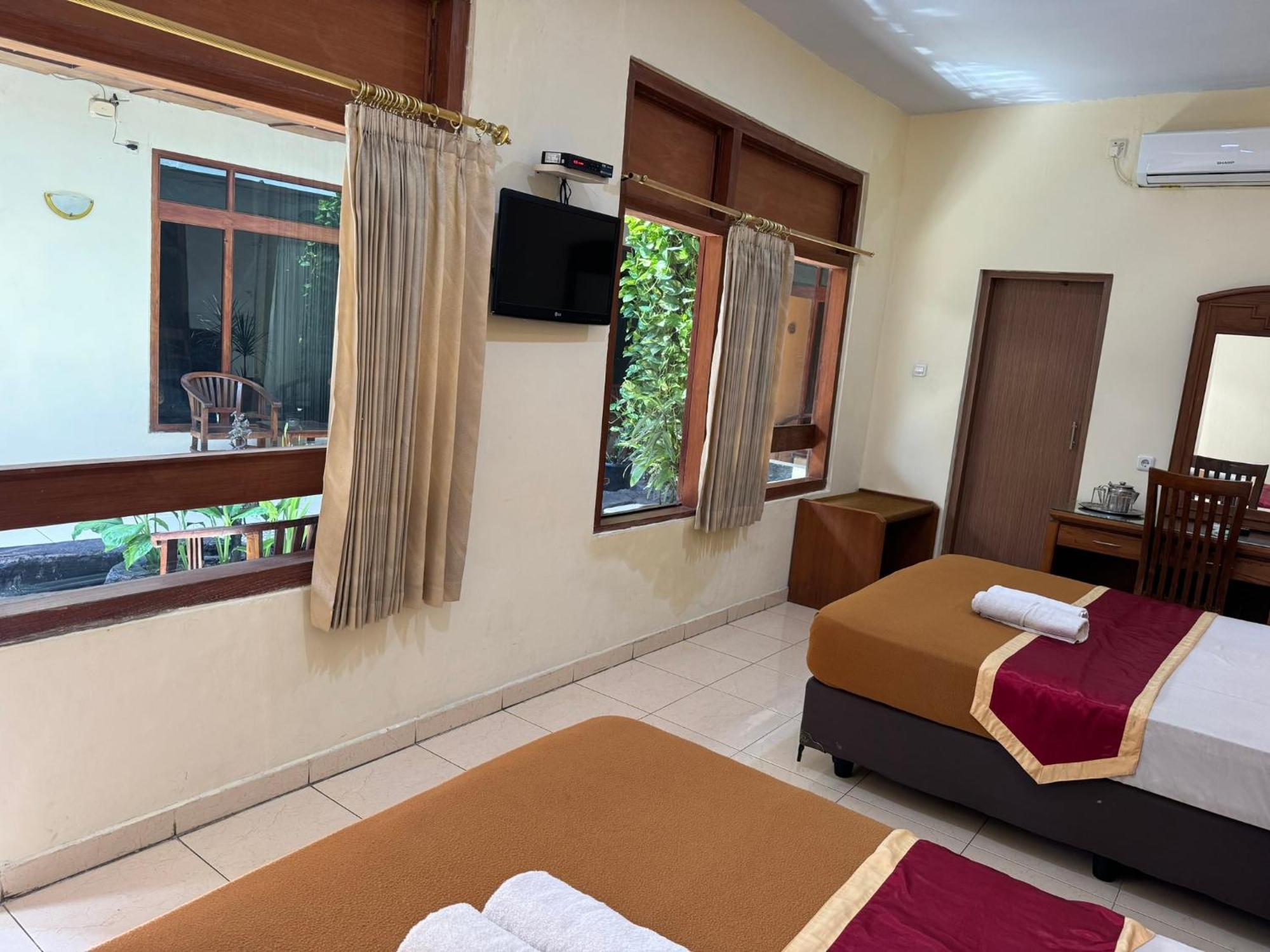Hotel Priangan Cirebon Luaran gambar