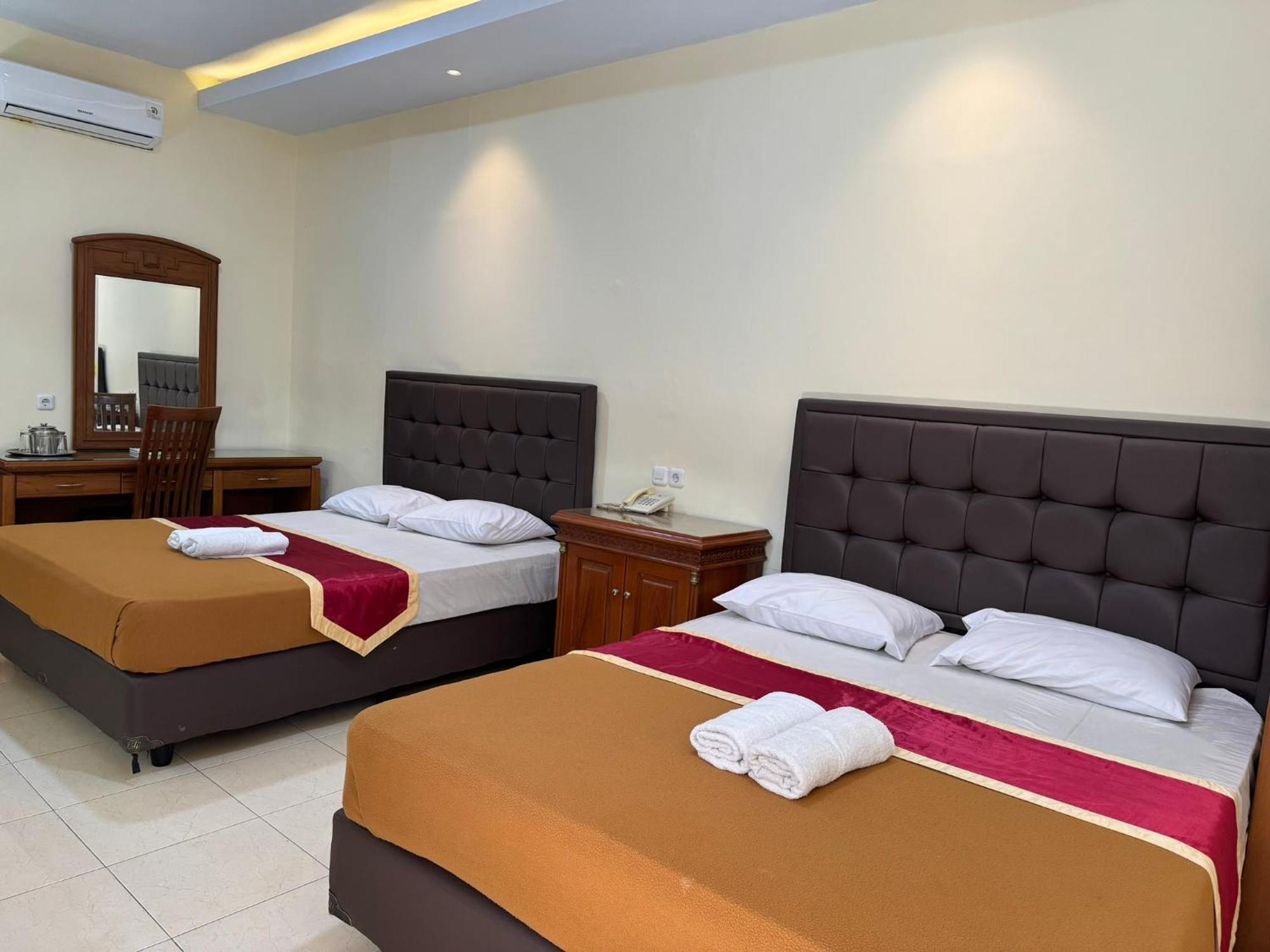 Hotel Priangan Cirebon Luaran gambar