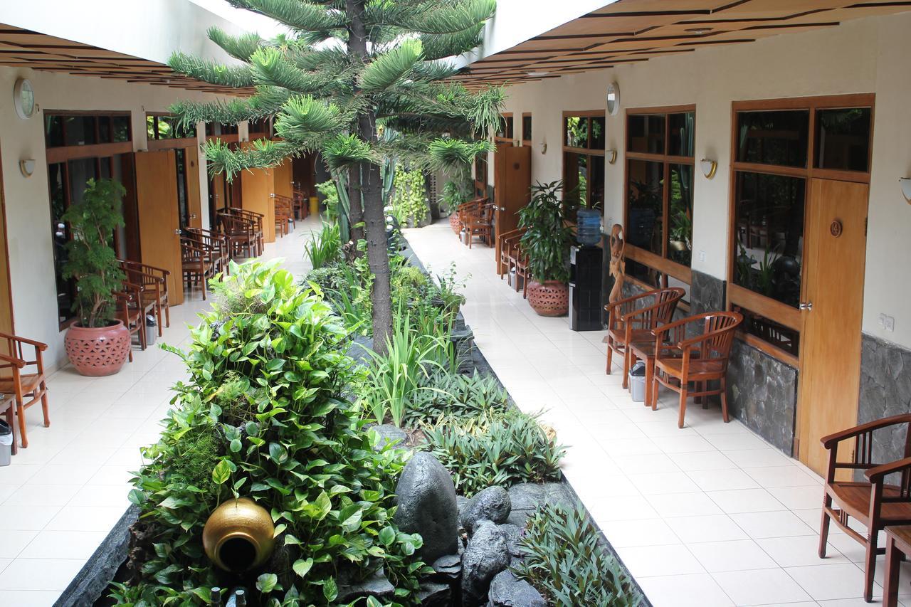 Hotel Priangan Cirebon Luaran gambar