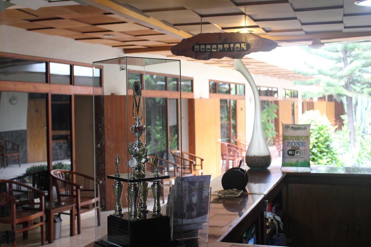 Hotel Priangan Cirebon Luaran gambar