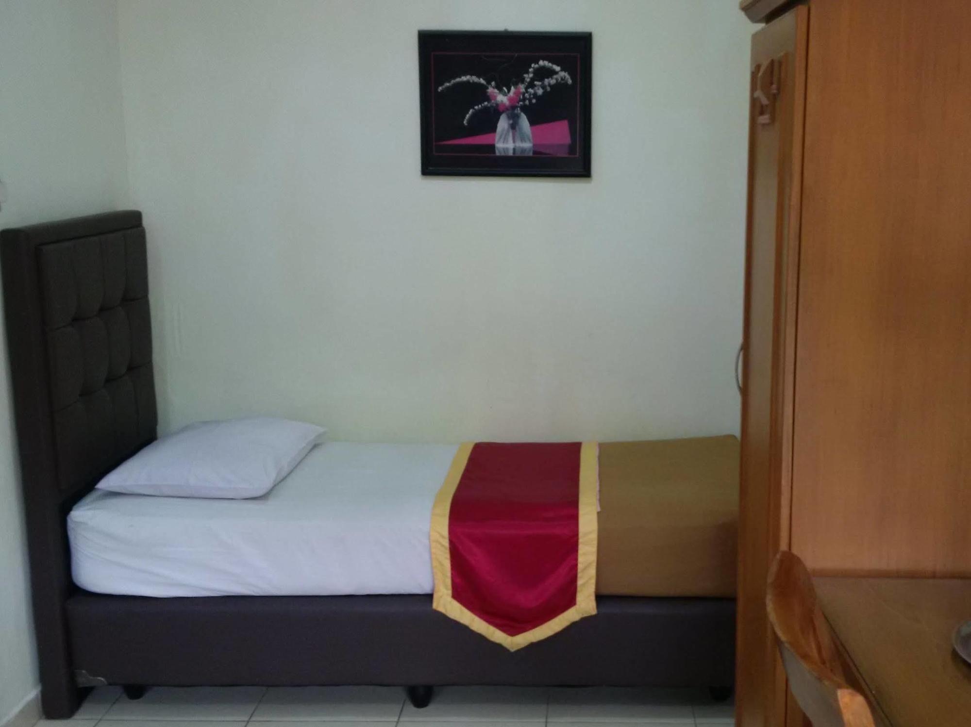 Hotel Priangan Cirebon Luaran gambar